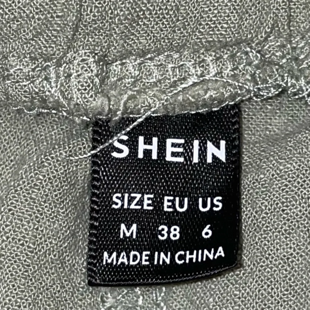 SHEIN Women's Green Linen Drawstring Shorts Medium